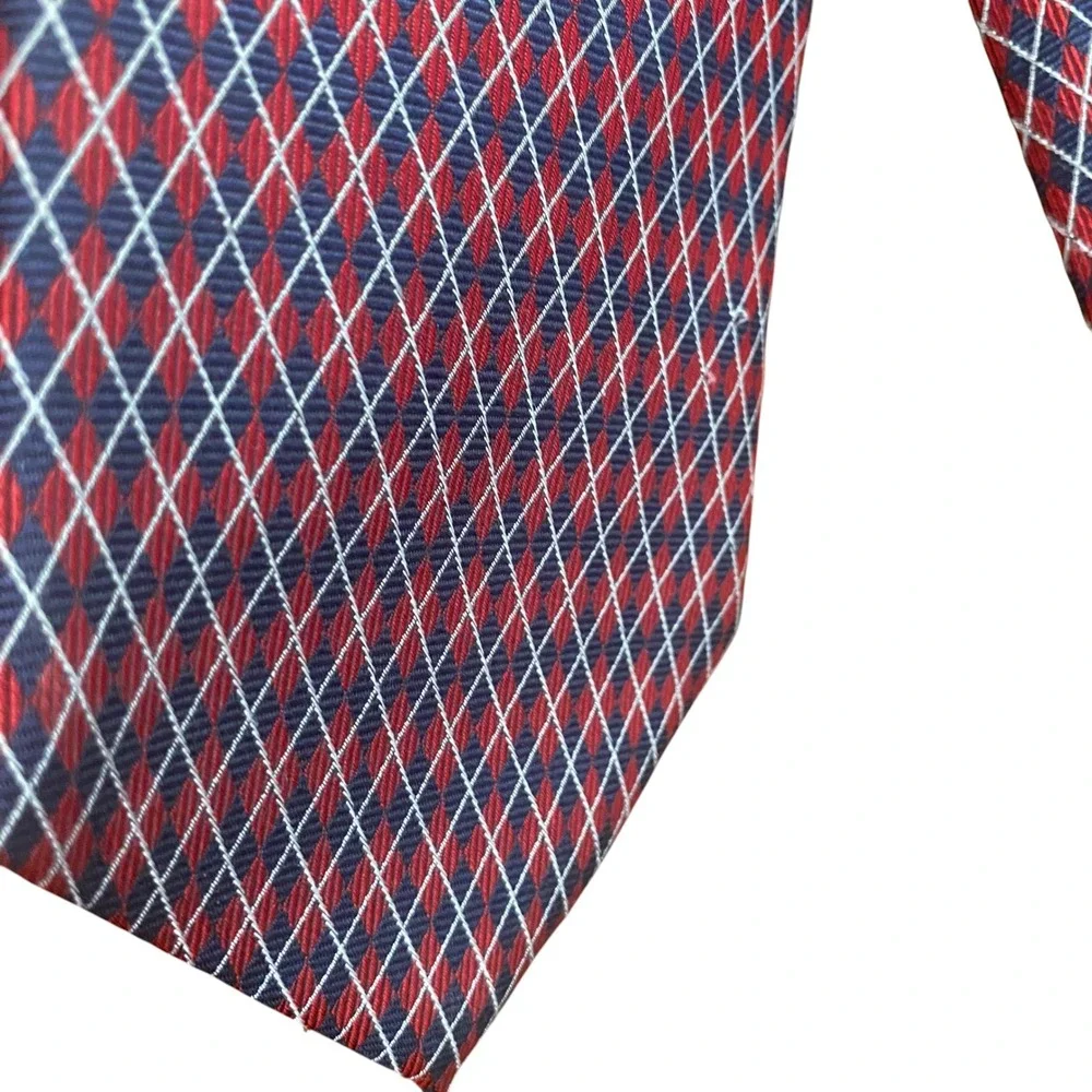Brooks Brothers 346 Mens Silk Tie Red Navy Christmas Geometric Diamond